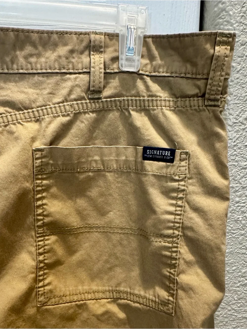 Levi’s Signature Men’s Tan Cargo Pants